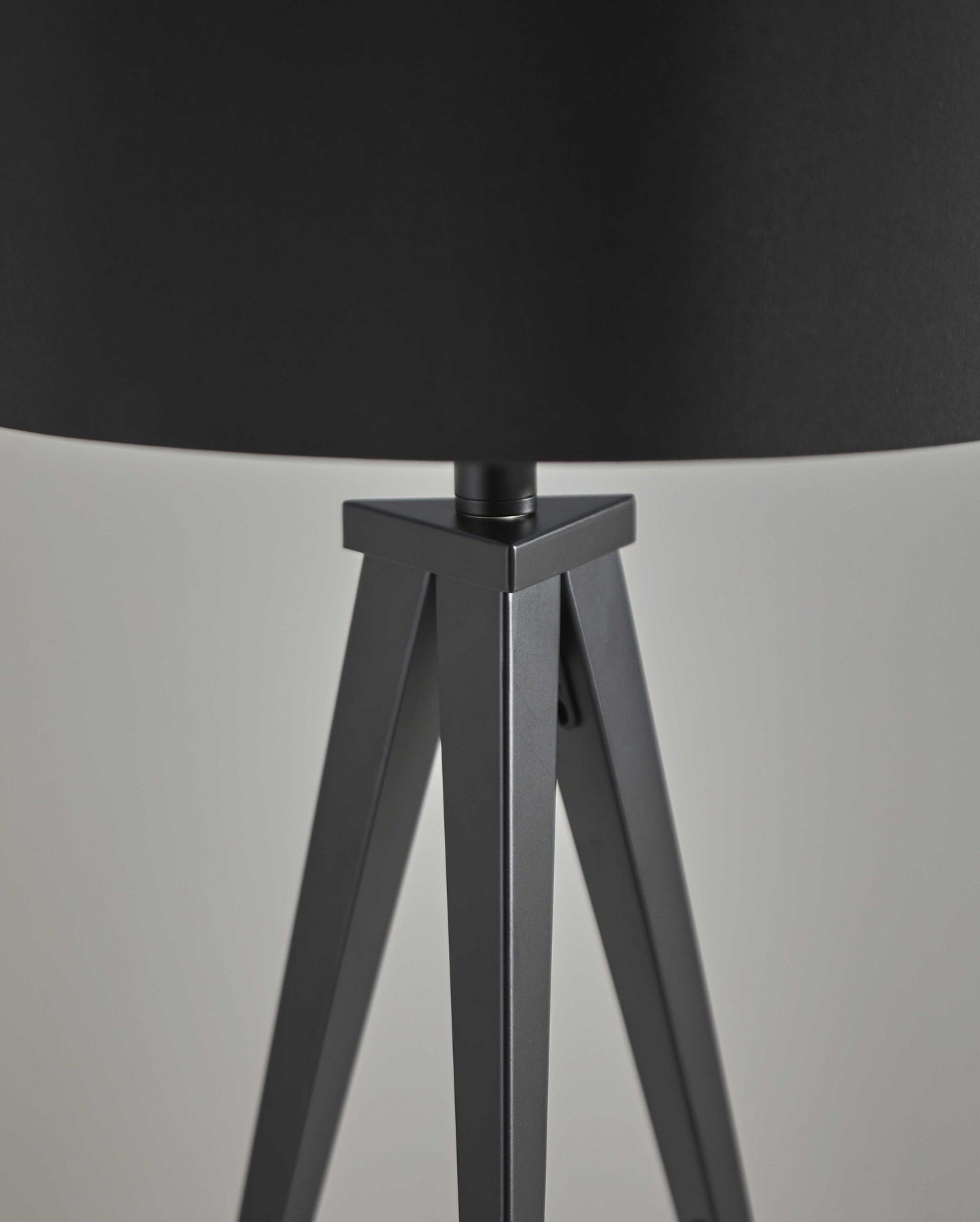 Trinity Black Metal Table Lamp